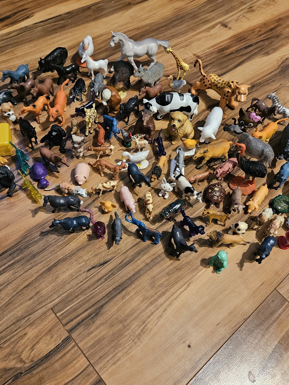 Assorted Small Animals Farm, Wild, Zoo And More (A-29)